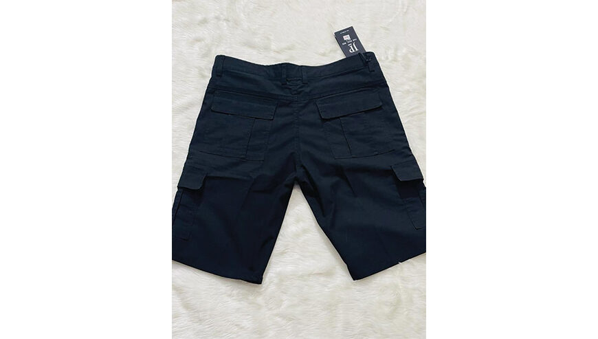 Mens six pocket 2,3quarter pant.