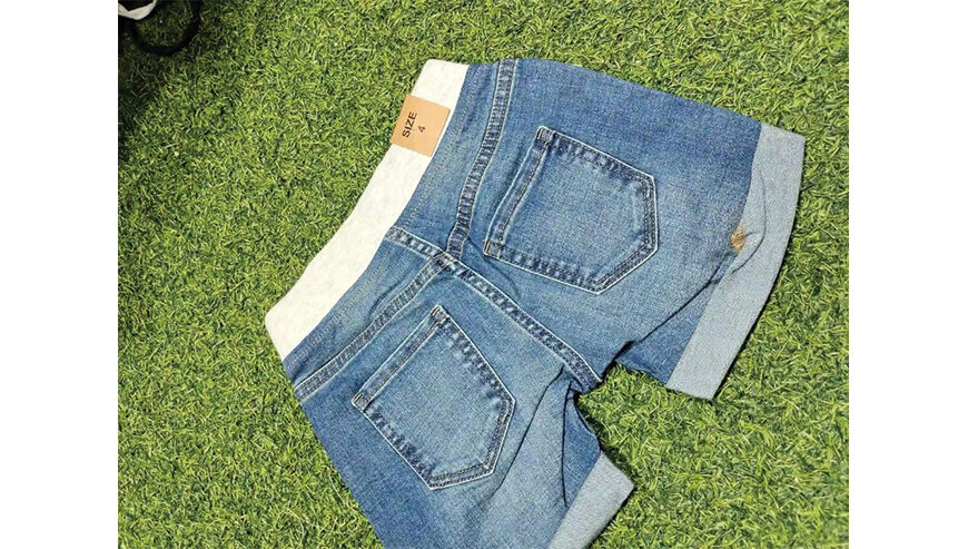 GIRL’S DENIM SHORT PANT.