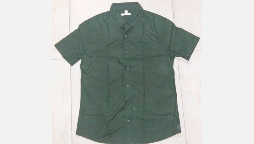 Men’s short sleeve shirt.