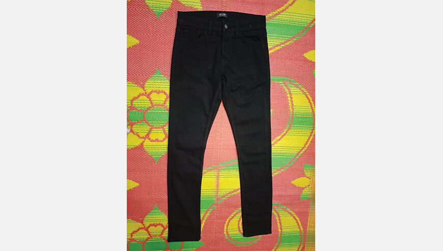 Man’s stretch denim long pant.