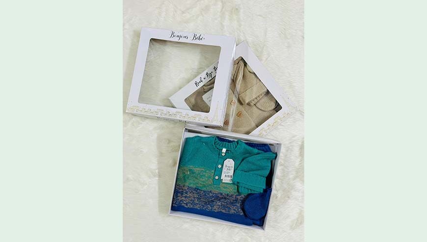 Kids 4 pcs sweater gift box set