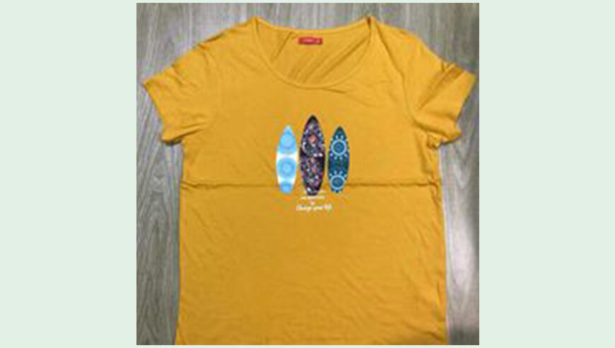 Ladies half sleeve t shirt.