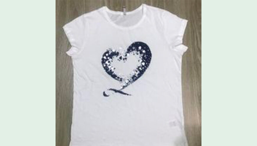 Ladies half sleeve t shirt.